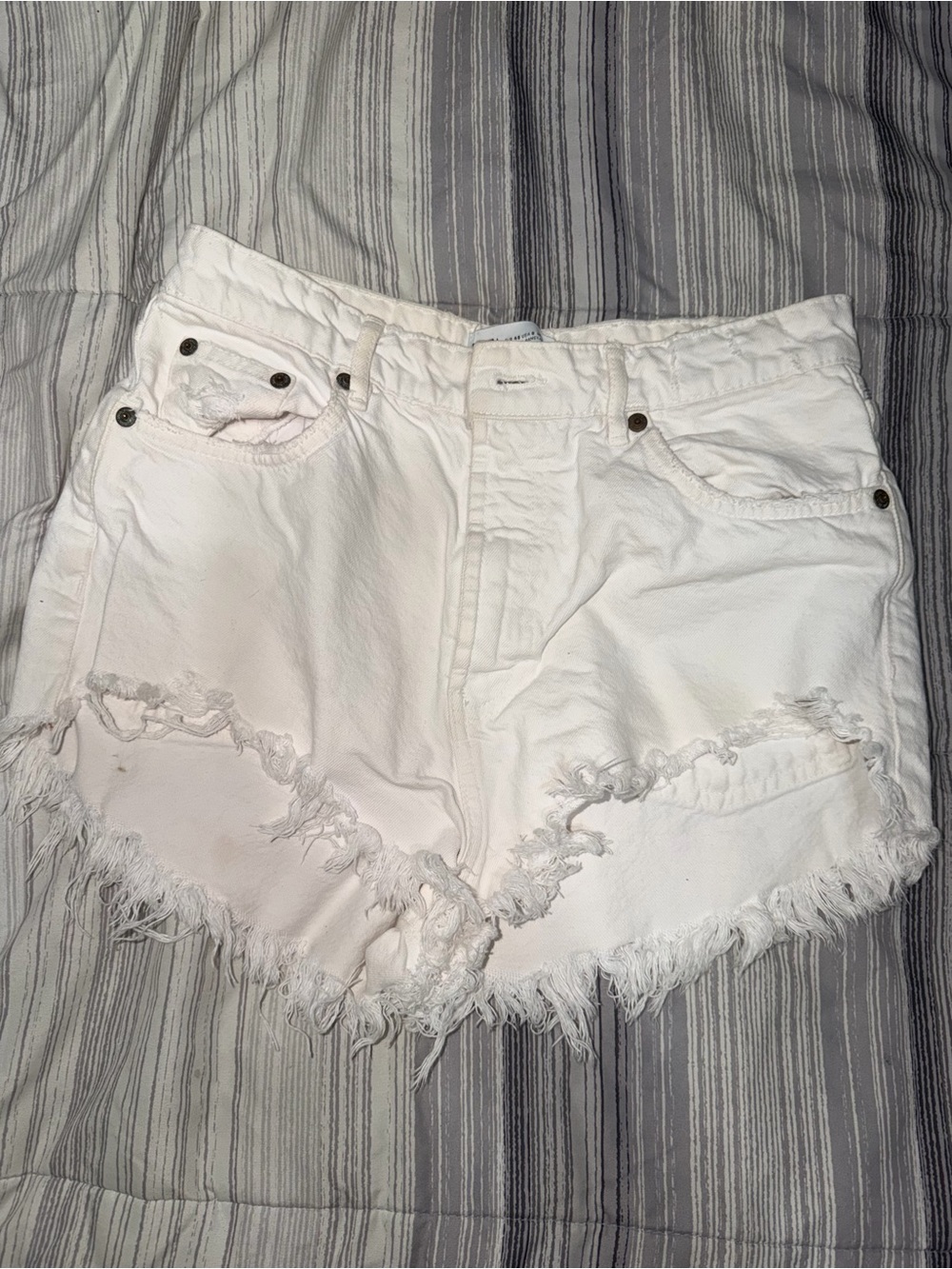 Zara Women’s White Distressed Frayed Hem Denim Shorts